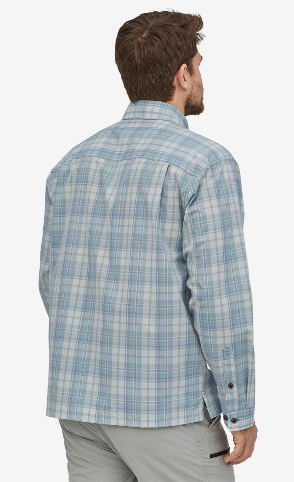 Patagonia Island Hopper Shirt Burr Berlin Blue Model Back Patagonia Island Hopper Shirt Burr Berlin Blue Model Back